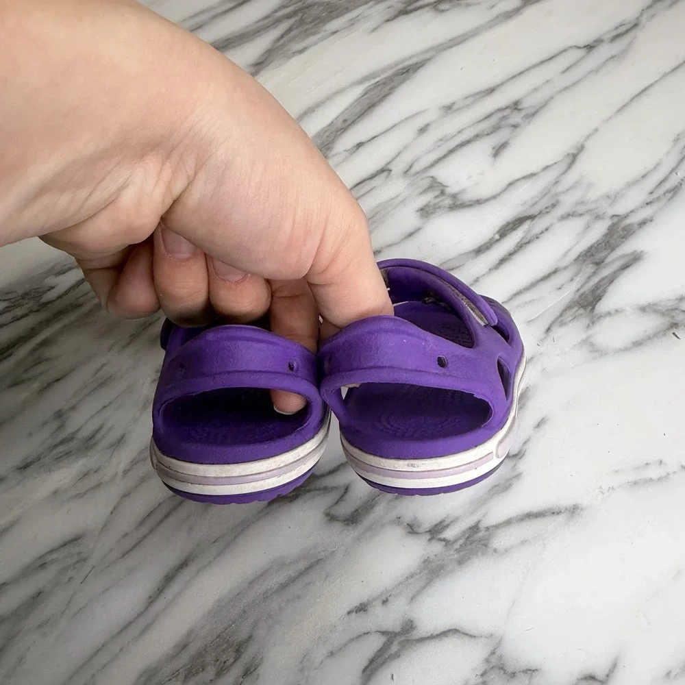 Crocs Crocband II Girls Purple Strappy Relaxed Fit Sandals Toddler Size 4